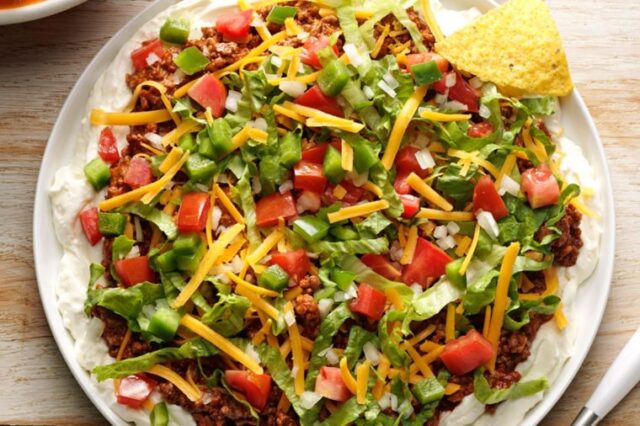 Beefy taco dip