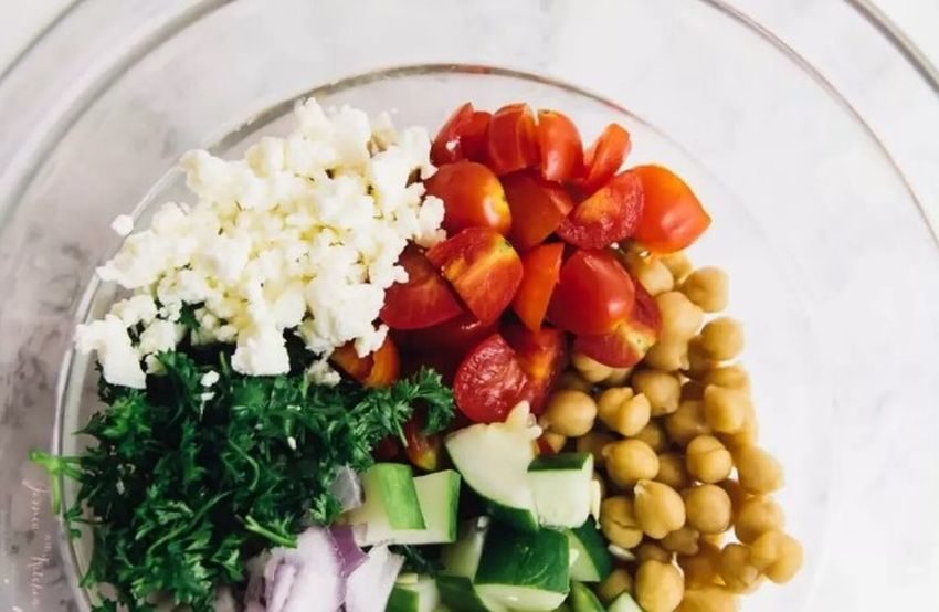 Mediterranean Chickpea Salad