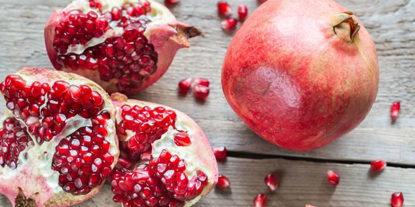 Best Ways to Eat a Pomegranate