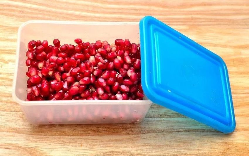 Best Ways to Eat a Pomegranate